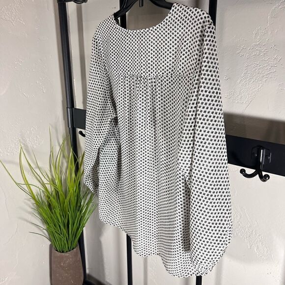 H&M sheer blouse high low hem button down white black size 12 - Picture 9 of 16